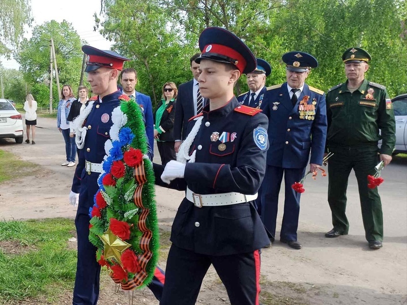 Митинг у места гибели лётчика Владимира Павловича Годыны.
