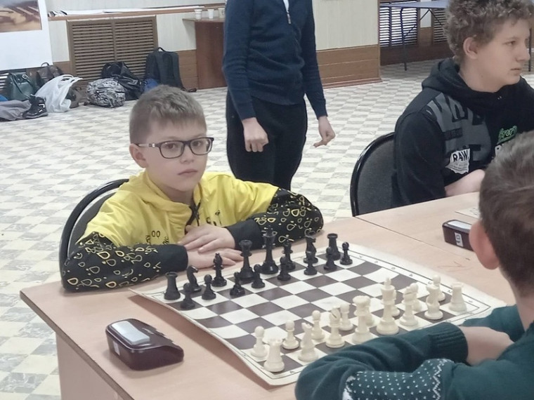 2 место в личном первенстве в соревнованиях по шахматам.